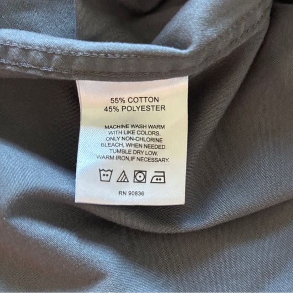 Androgynous Fox Short Sleeve Gray Button Down Shirt - Picture 7 of 7